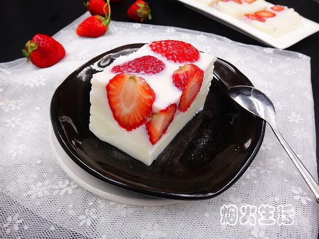 草莓奶糕步骤9