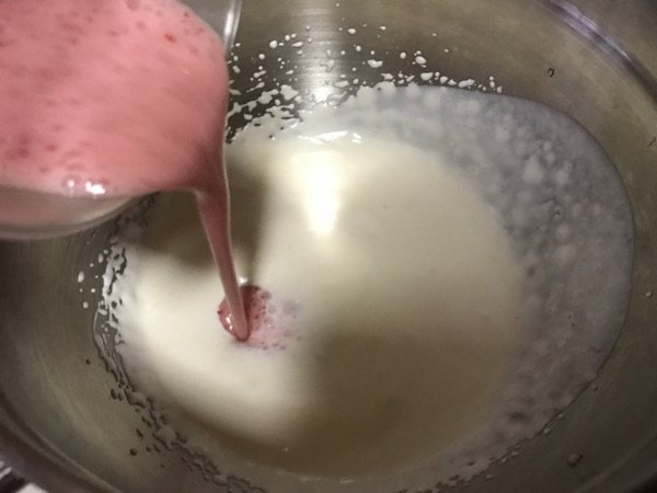 草莓酸奶冰激凌步骤7