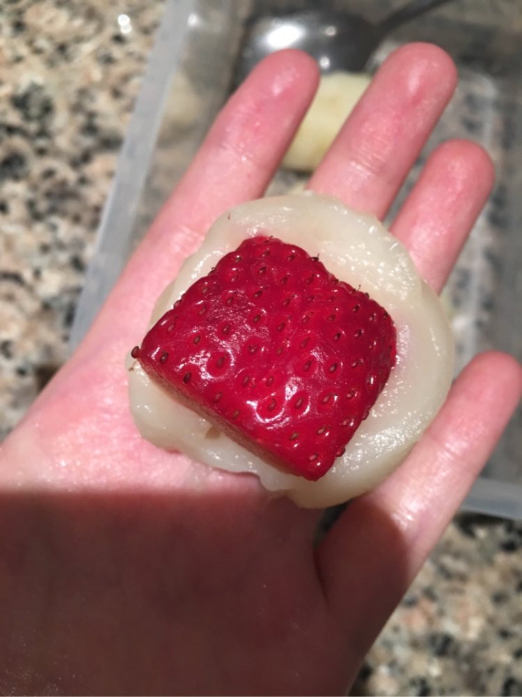 草莓糯米糍步骤11