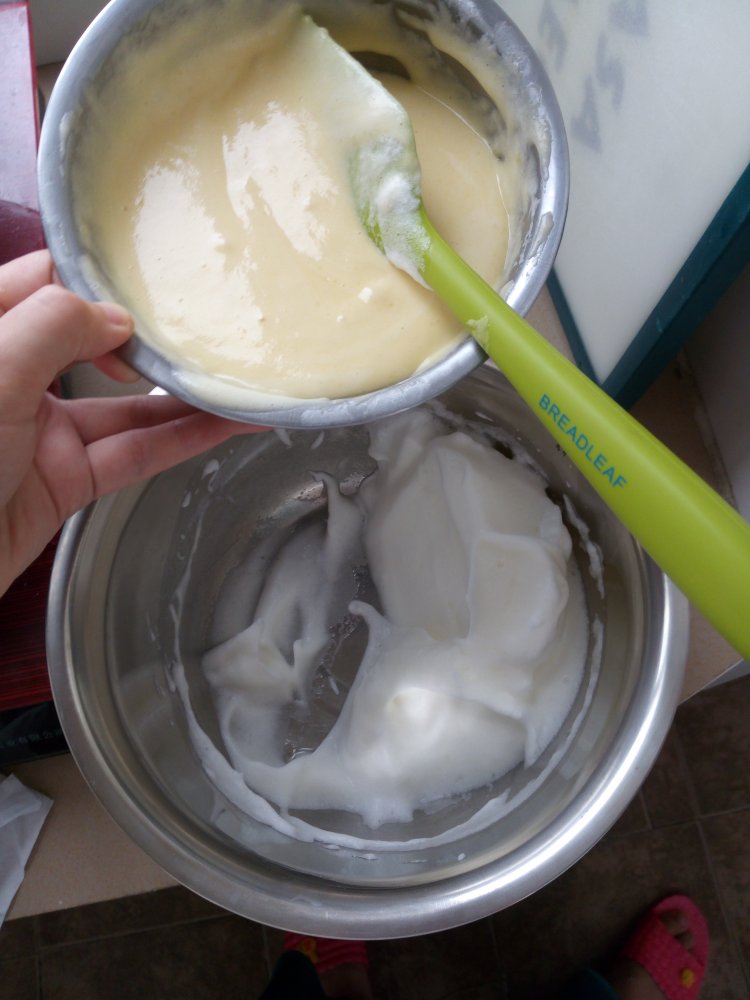 樱桃草莓蛋糕步骤7