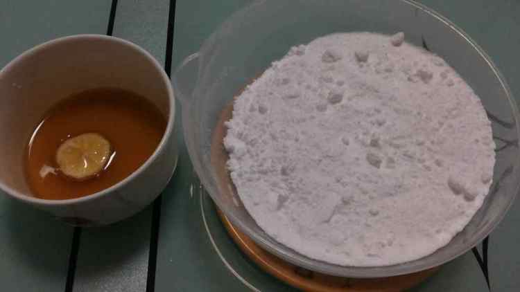 酸酸甜甜草莓酱步骤2