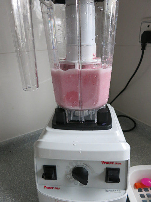 草莓奶汁步骤5