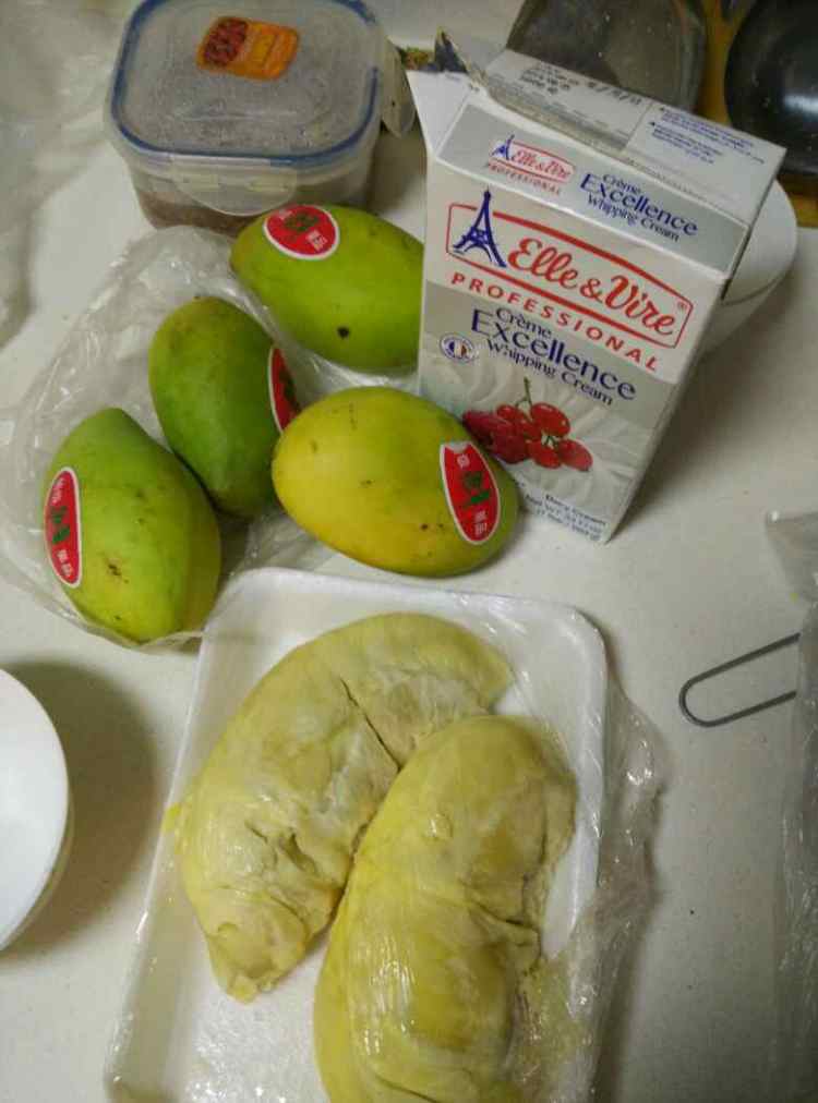 多层水果奶油装饰蛋糕步骤1