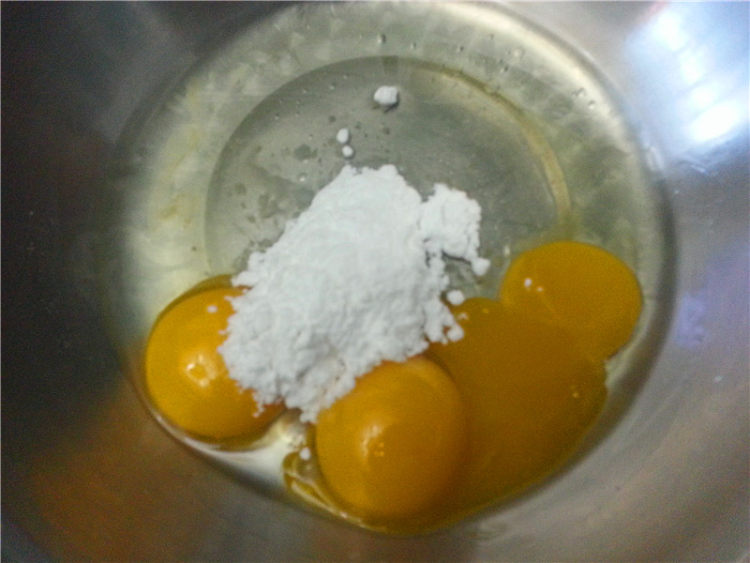 草莓戚风蛋糕步骤5