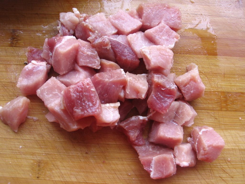 草莓咕噜肉步骤2