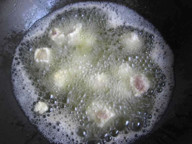 草莓咕噜肉步骤5