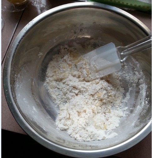 草莓酸奶蛋糕步骤4