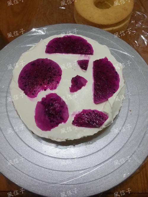 新年草莓蛋糕步骤3