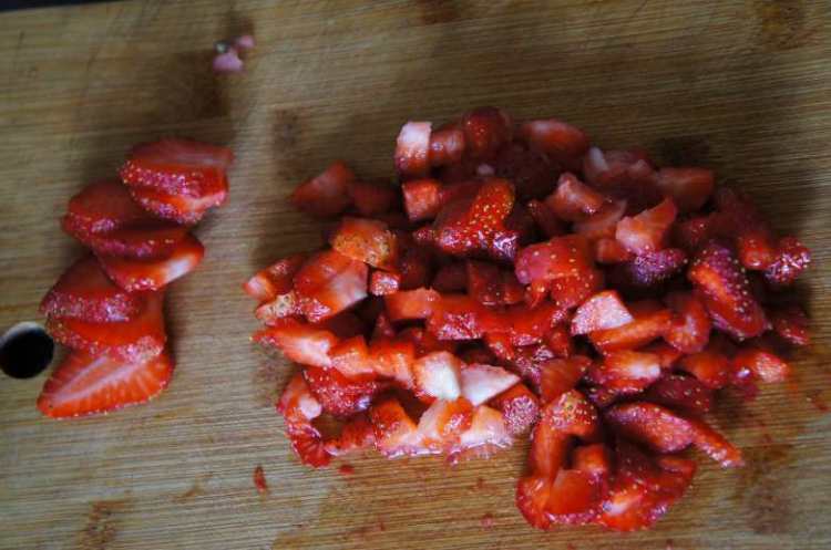 牛奶蜜豆草莓西米露步骤7