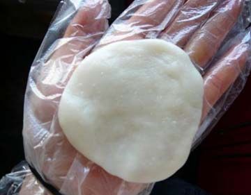 草莓糯米饼步骤1
