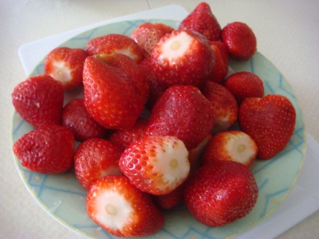 草莓香芒芝麻球步骤2