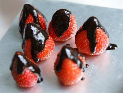 夹心巧克力草莓方蛋糕步骤10