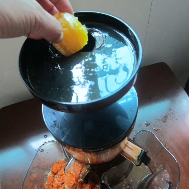 胡萝卜橙子汁步骤7