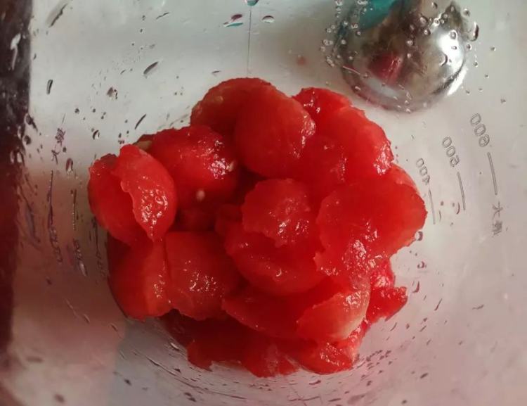 【儿童美食】鲜榨西瓜步骤3