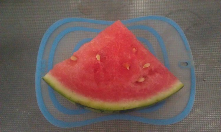 盐渍爱心西瓜步骤1