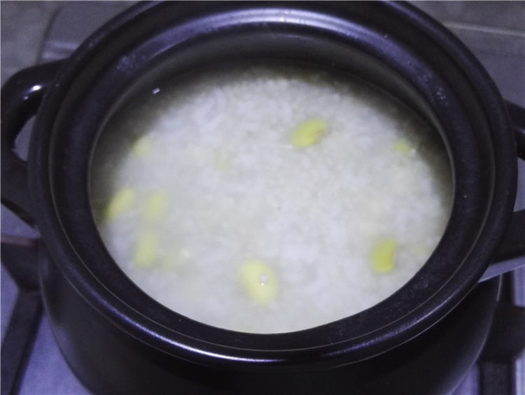 砂锅煲玉米毛豆小米粥步骤13