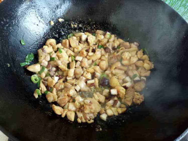 南瓜土豆香菇鸡腿饭步骤6