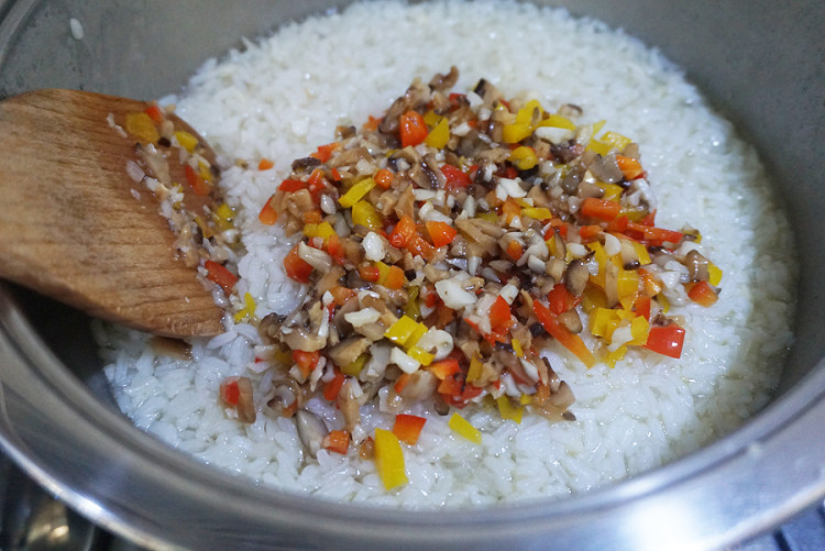辅食-彩椒蘑菇炖饭步骤7