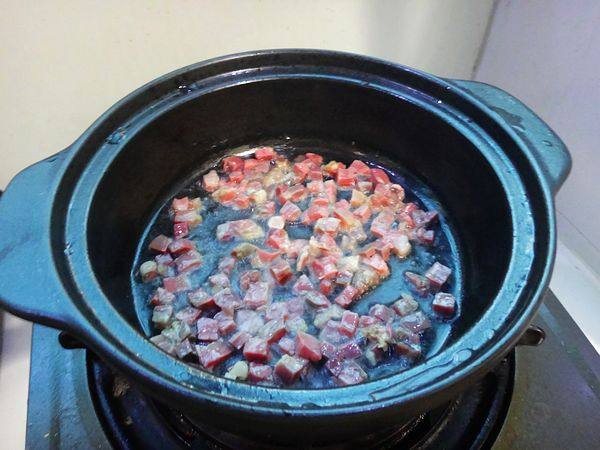 火腿红薯砂锅饭步骤3