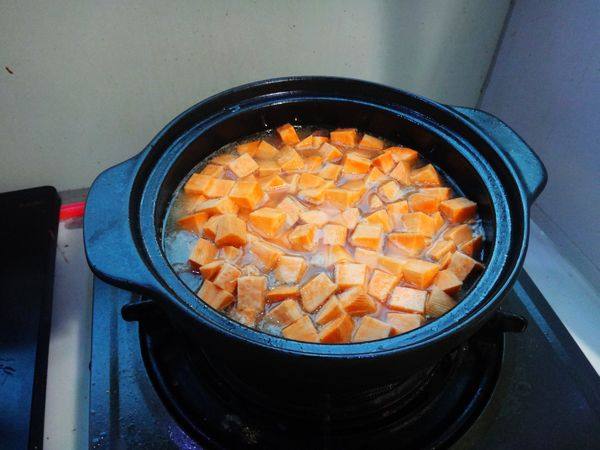 火腿红薯砂锅饭步骤7