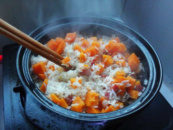 火腿红薯砂锅饭步骤9