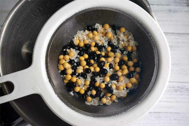 黑豆大米豆浆步骤2