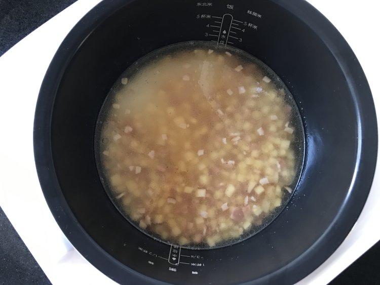 荠菜冬笋饭步骤7