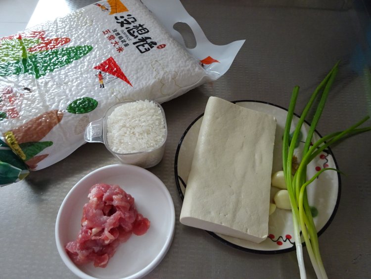 麻婆豆腐盖饭步骤1