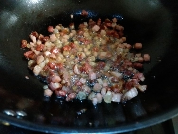豌豆腊肉糯米饭步骤4