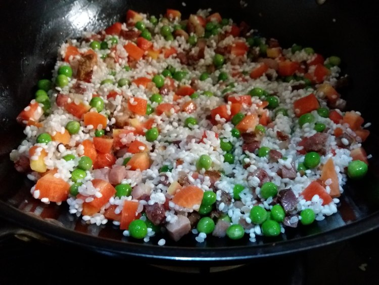 豌豆腊肉糯米饭步骤6