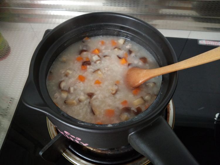 胡萝卜香菇瘦肉粥步骤7