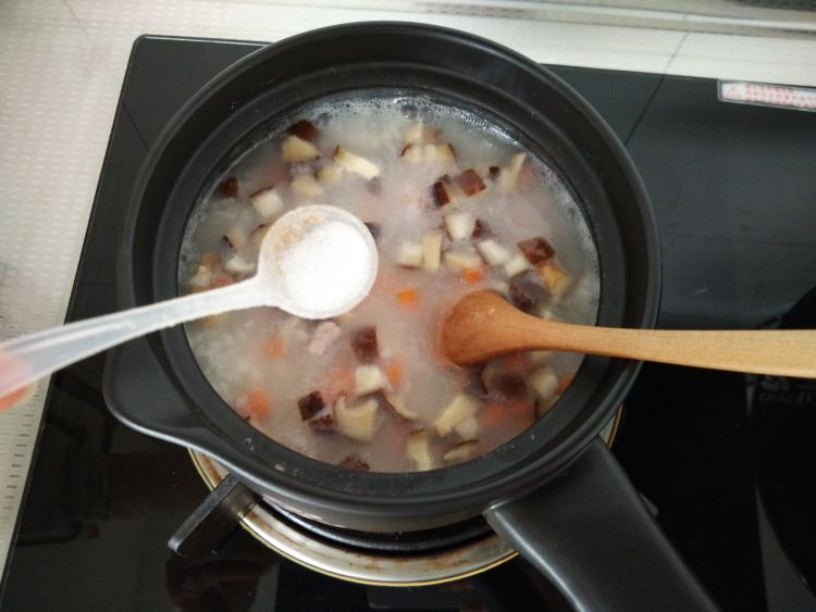胡萝卜香菇瘦肉粥步骤6