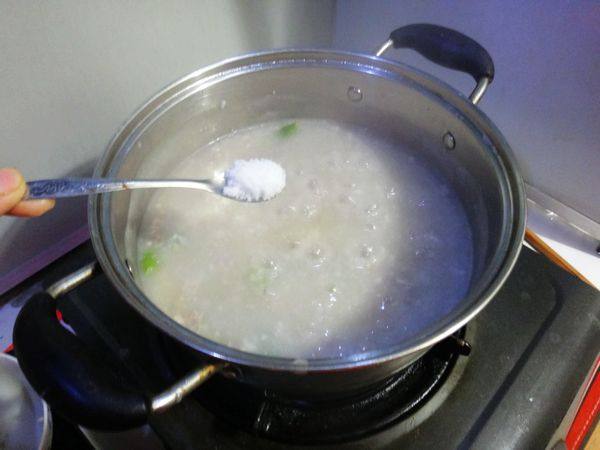 豆角瘦肉粥步骤8