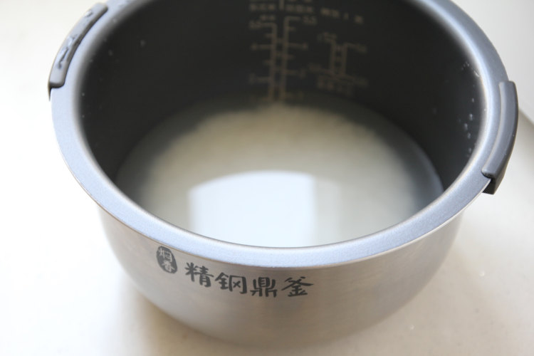 【五花肉芋头焖饭】一步骤5