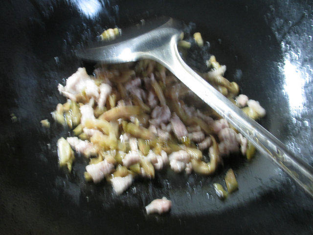 榨菜肉丝大米粥步骤4