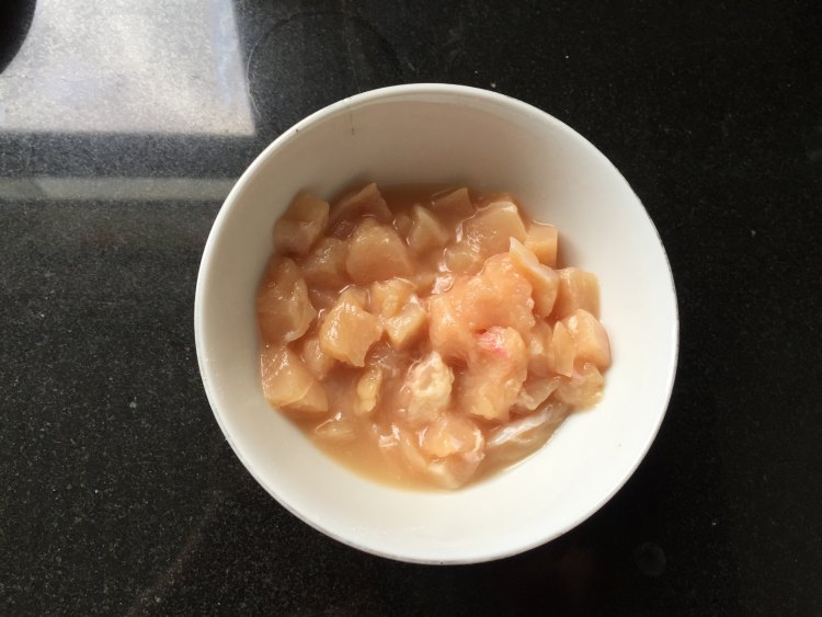 香菇薏米滑鸡粥步骤2