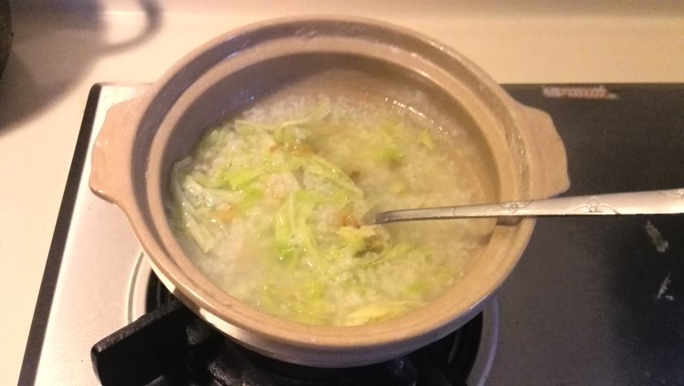 榨菜时蔬砂锅粥步骤10