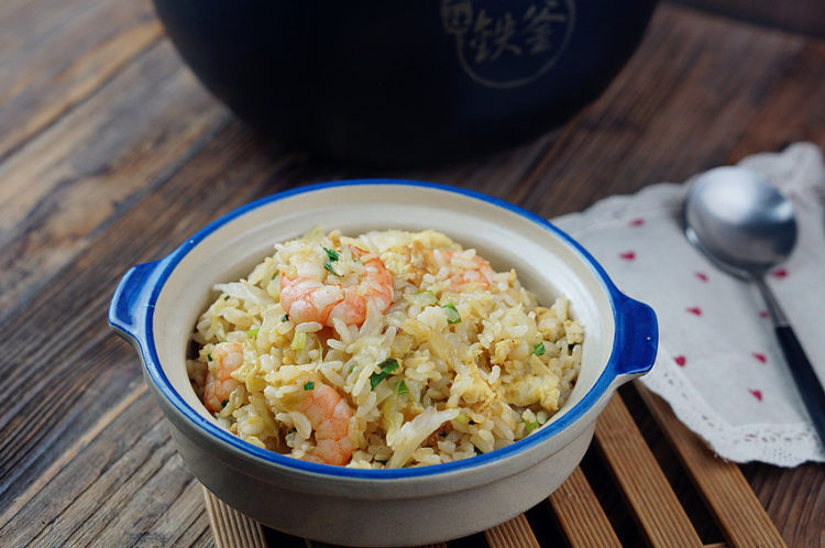 虾仁包菜饭步骤8