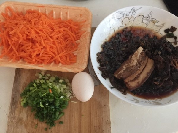 梅菜扣肉炒饭步骤2
