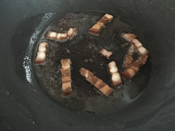梅菜扣肉炒饭步骤3