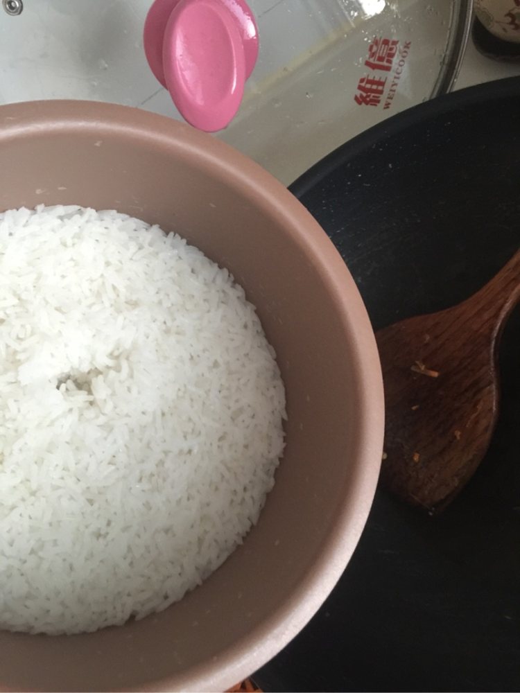 梅菜扣肉炒饭步骤7