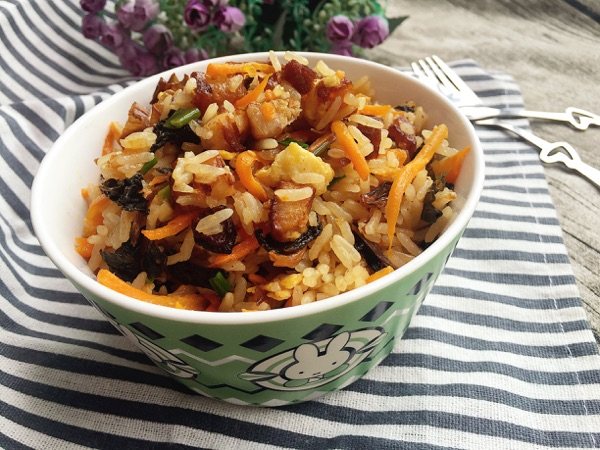 梅菜扣肉炒饭步骤12