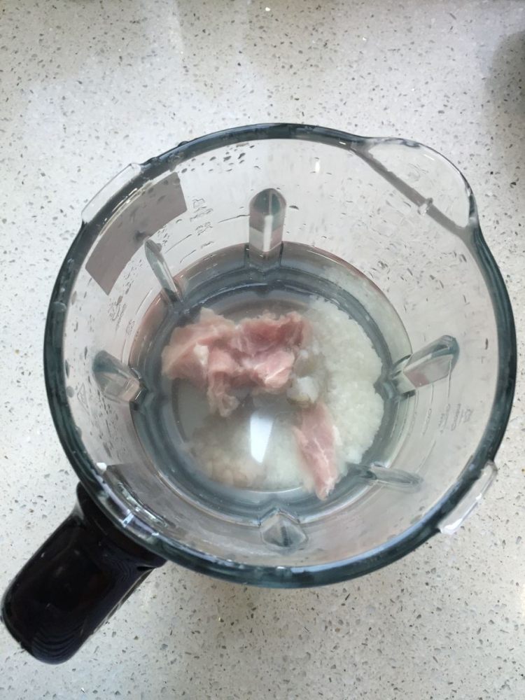 瘦肉虾仁绵粥步骤3