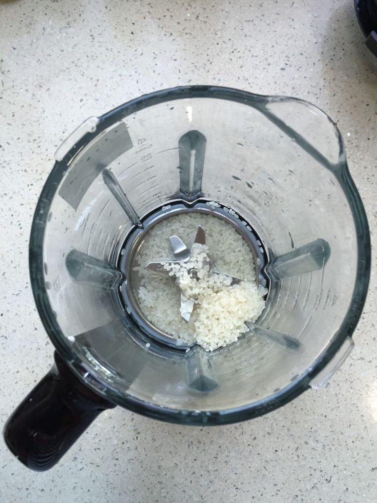 瘦肉虾仁绵粥步骤2
