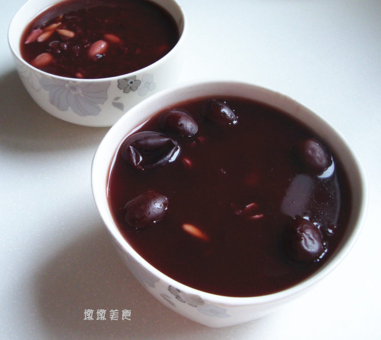 红枣花生黑米粥步骤9