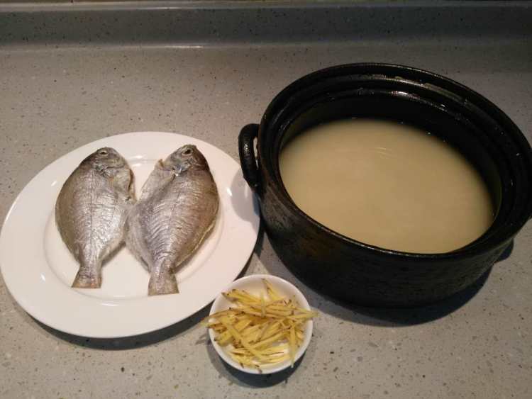 咸鱼肽米煲仔饭步骤4