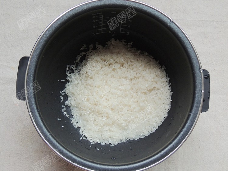 腊肉香菇焖饭#新鲜从步骤8