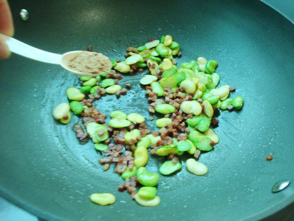 蚕豆焖饭步骤6