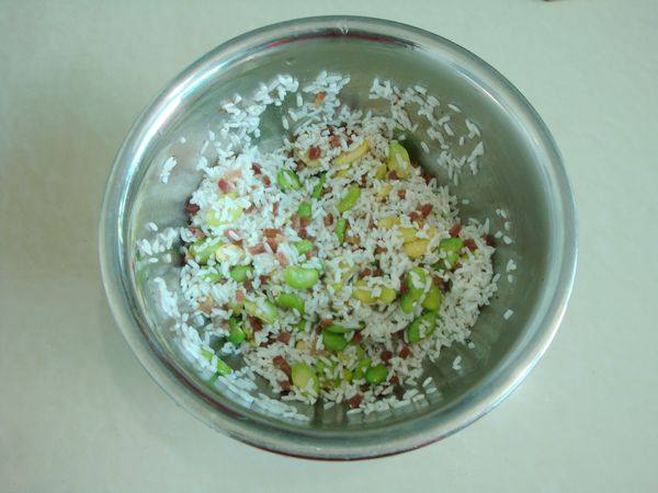蚕豆焖饭步骤7