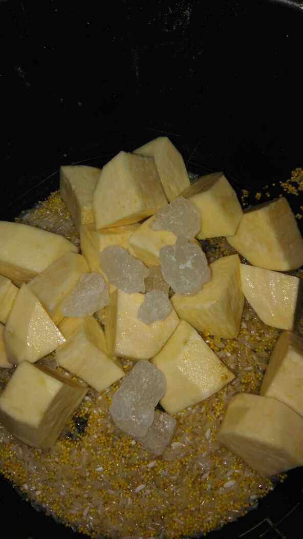 小米番薯粥步骤3